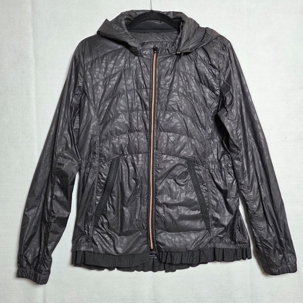 Lululemon Spring Fling Puffy Black Hooded Windbreaker Jacket Size 12 Down